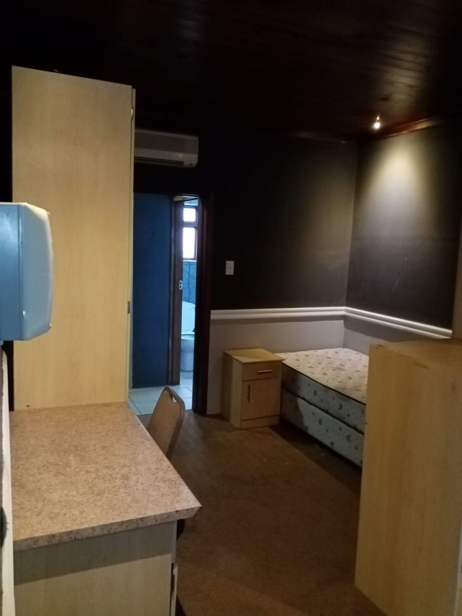 1 Bedroom Property for Sale in Brandwag Free State